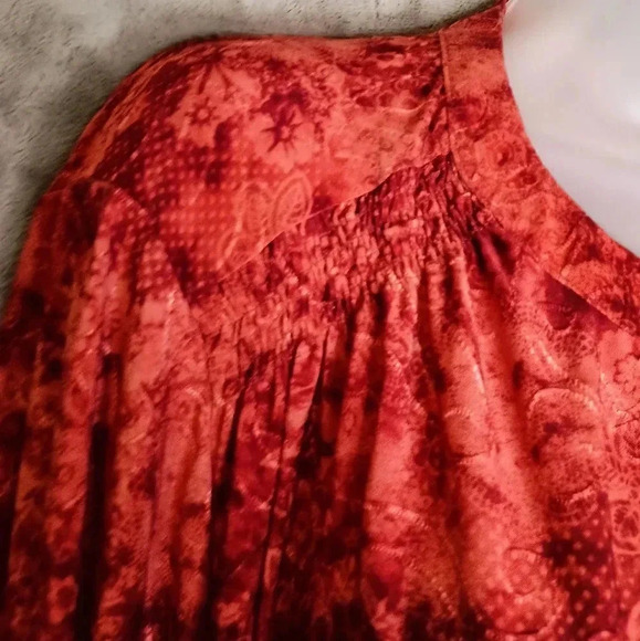 Christmas Long Sleeve Red floral velvet NOTATIONS soft blouse (#924) - Picture 6 of 8